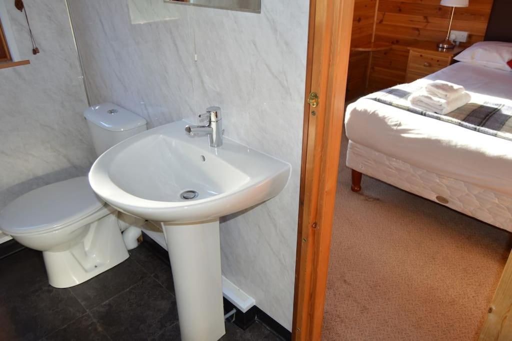 Woolpack Lodge Holmrook Esterno foto